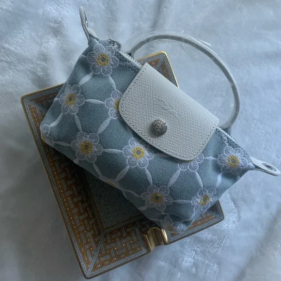 LONGCHAMP Le Pliage Marguerites Daisy Denim Mini Crossbody NWOT Limited E… - Picture 3 of 11